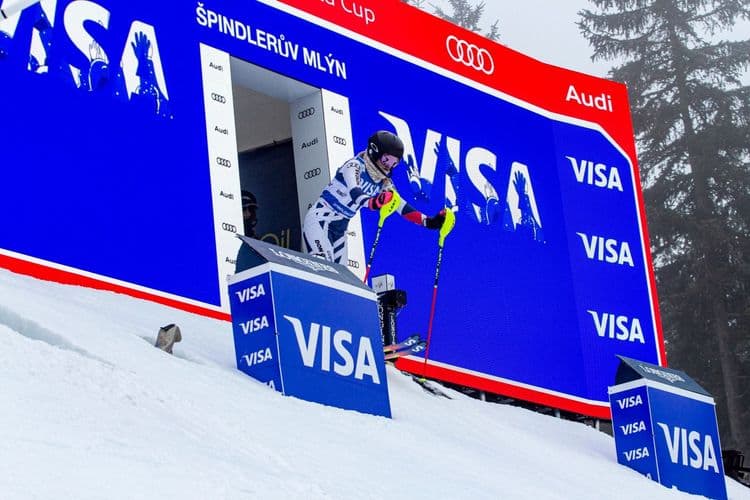 Viki Dlouhá jako předjezdec na Svěťáku ve Špindlu